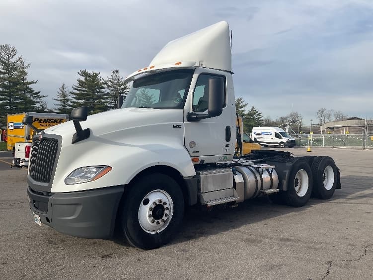 2020 International LT — photo 3