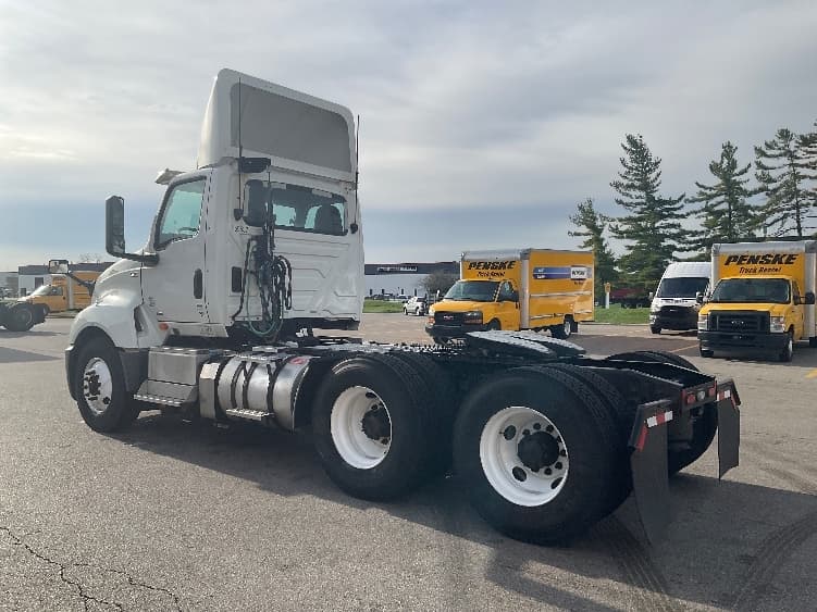 2020 International LT — photo 5