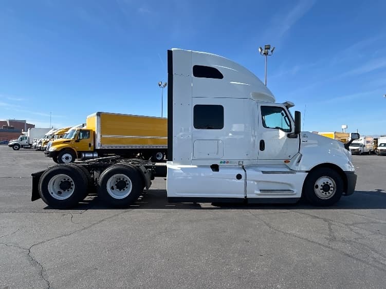 2020 International LT — photo 8