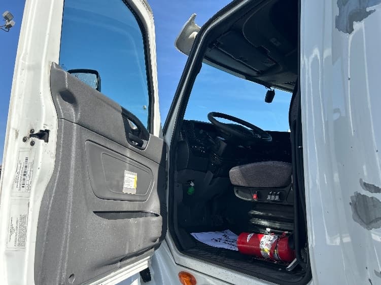 2020 International LT — photo 9