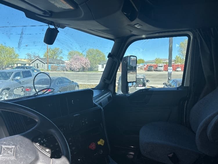 2020 International LT — photo 10