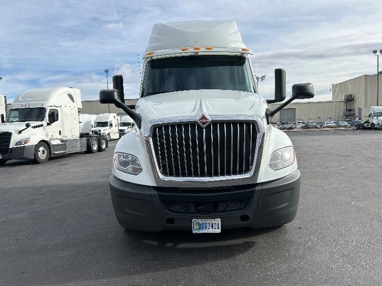 2020 International LT — photo 2