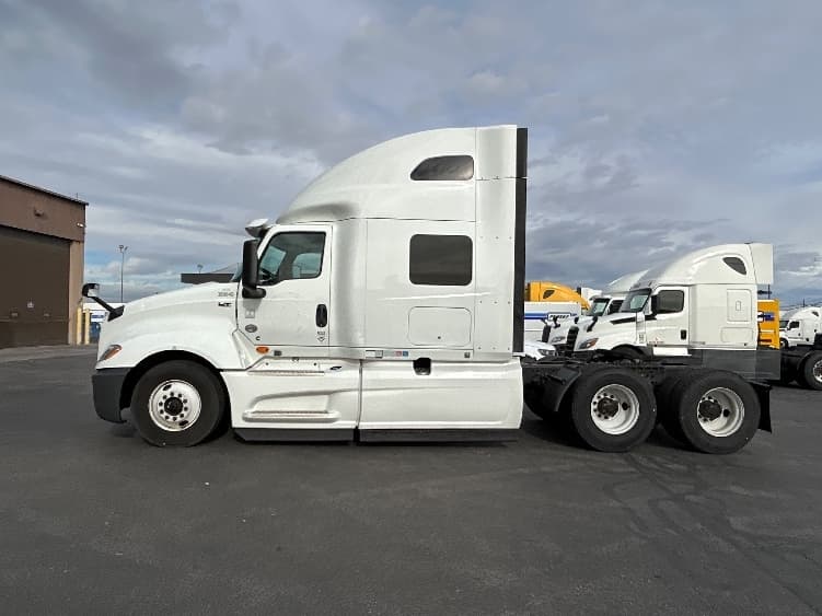 2020 International LT — photo 4