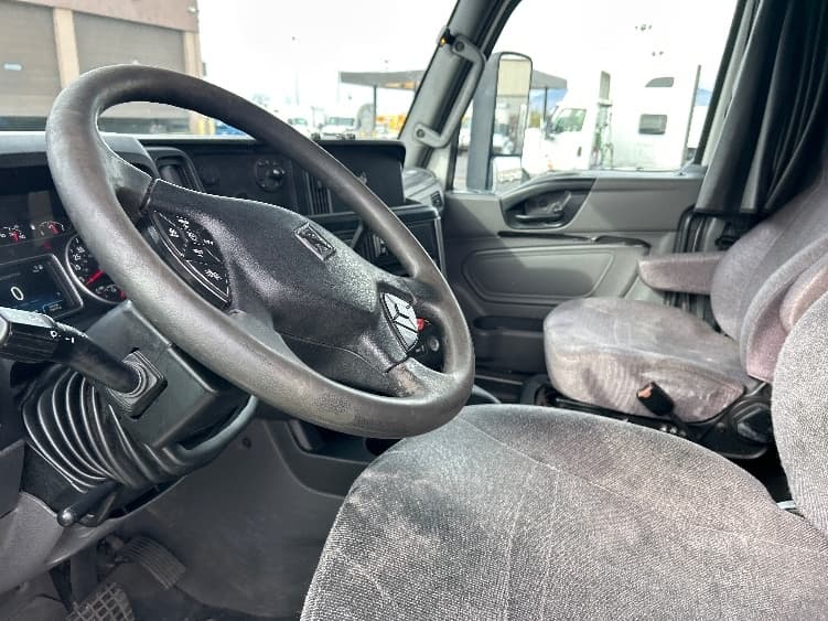 2020 International LT — photo 10