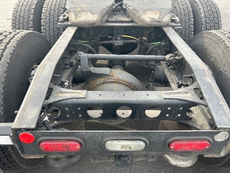 2020 International LT — photo 6