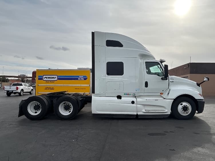 2020 International LT — photo 8