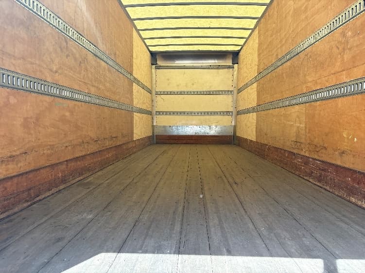 2020 Freightliner M2 106 — photo 8