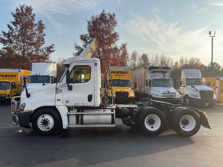 2020 Freightliner Cascadia — photo 4