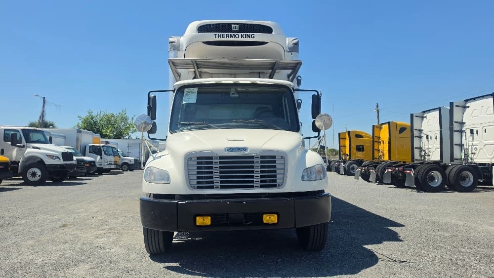 2020 Freightliner M2 106 — photo 2