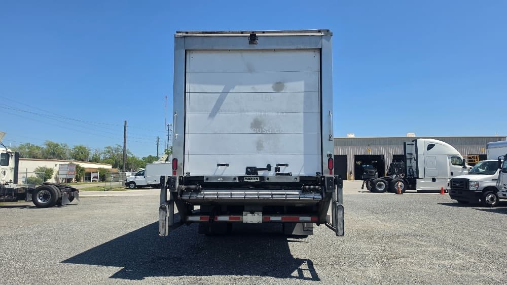 2020 Freightliner M2 106 — photo 7