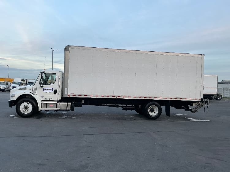 2021 Freightliner M2 106 — photo 4