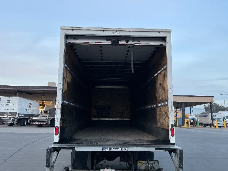 2021 Freightliner M2 106 — photo 8