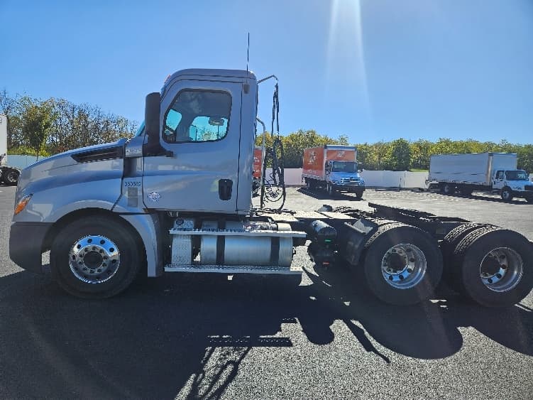 2020 Freightliner Cascadia — photo 4