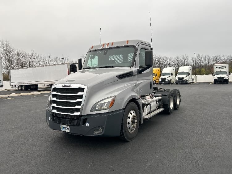 2020 Freightliner Cascadia — photo 3
