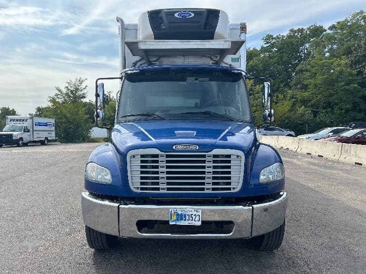 2020 Freightliner M2 106 — photo 2