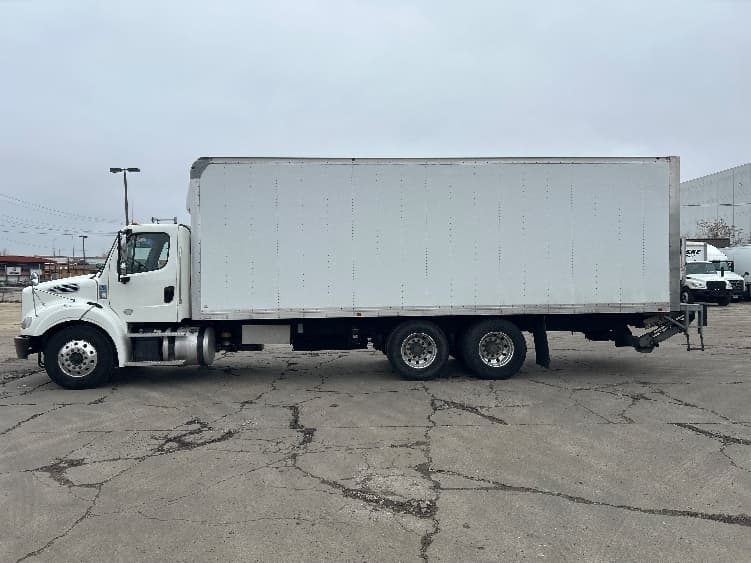 2020 Freightliner M2 112 — photo 4
