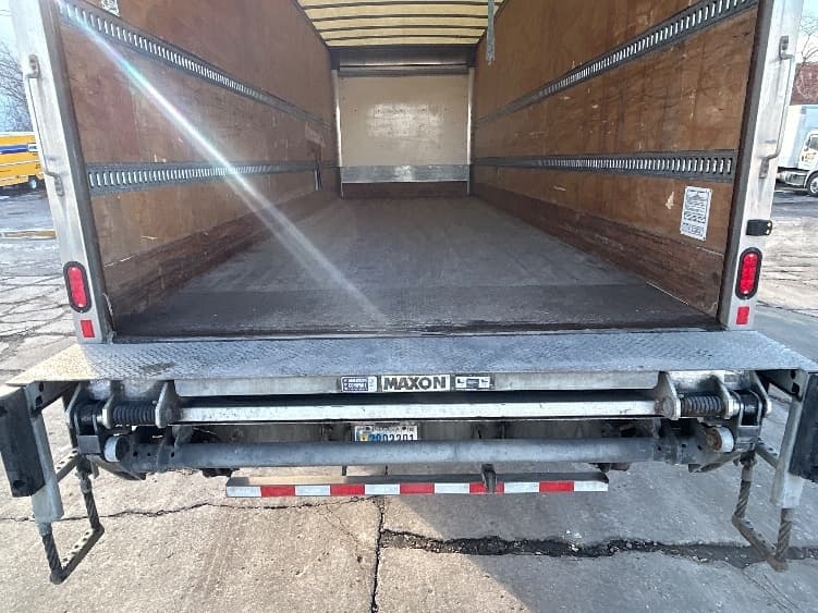 2020 Freightliner M2 112 — photo 10