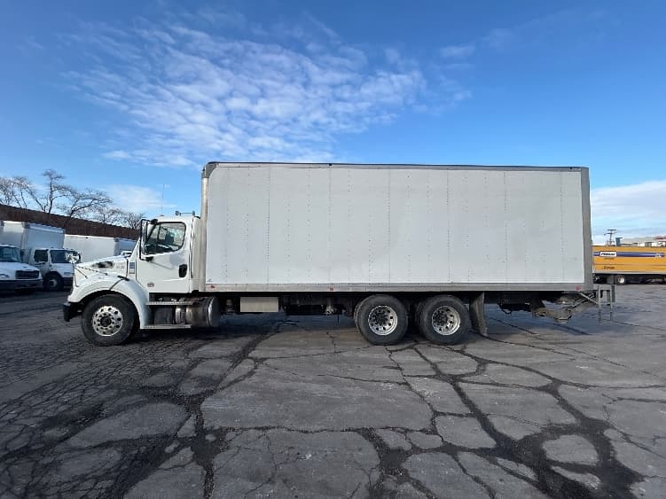 2020 Freightliner M2 112 — photo 4