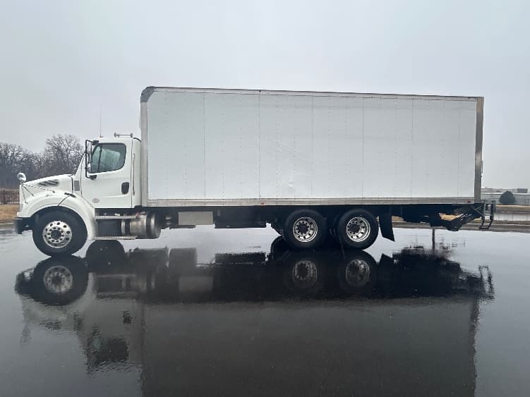 2020 Freightliner M2 112 — photo 4