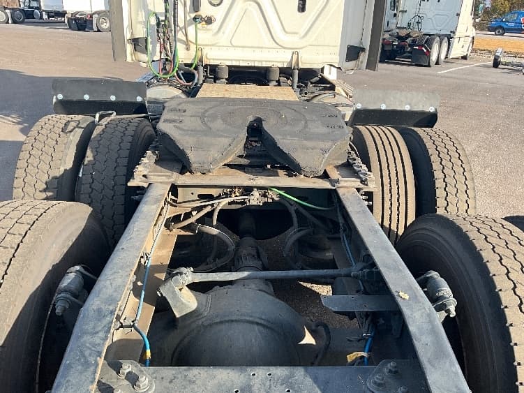 2020 Freightliner Cascadia — photo 6