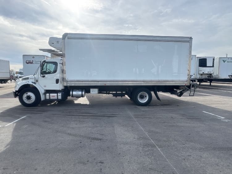 2020 Freightliner M2 106 — photo 4