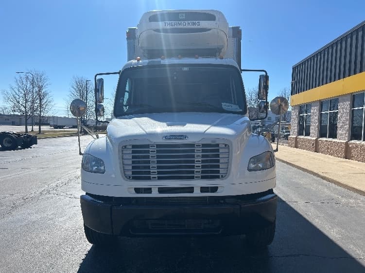 2020 Freightliner M2 106 — photo 2