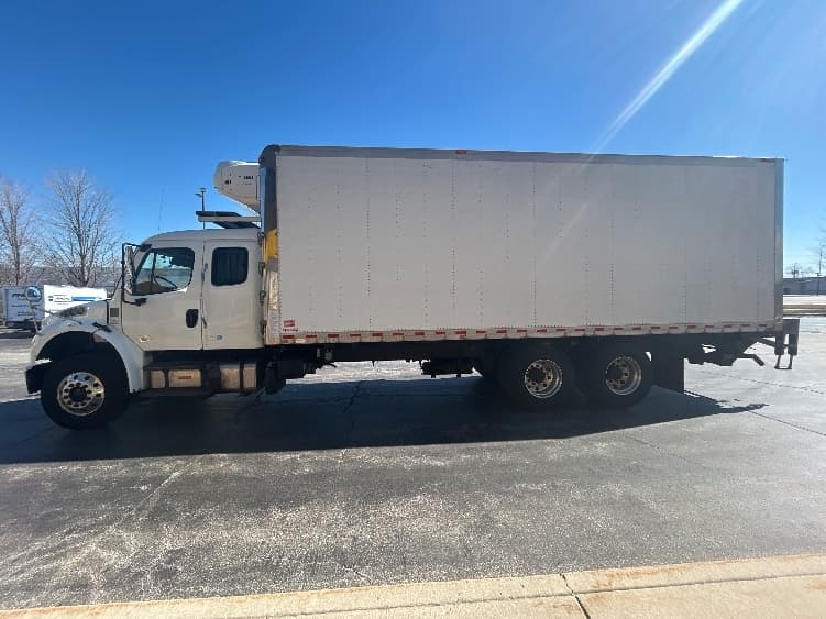2020 Freightliner M2 106 — photo 4