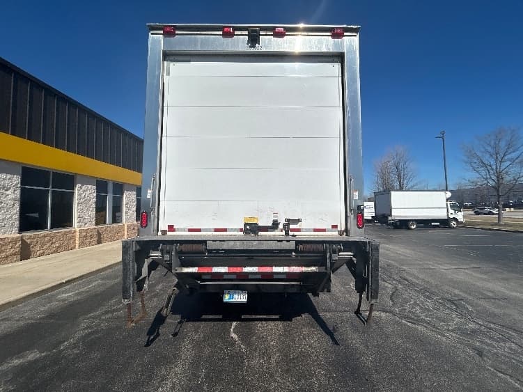 2020 Freightliner M2 106 — photo 7