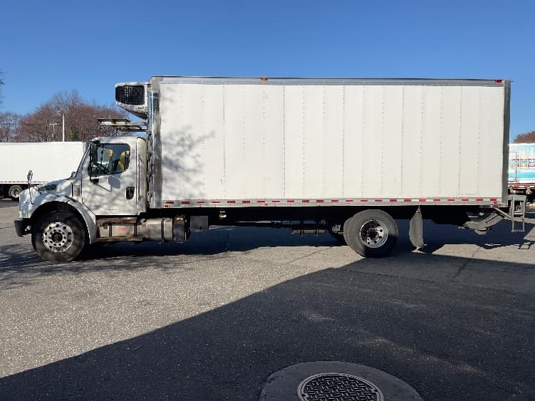 2020 Freightliner M2 106 — photo 4
