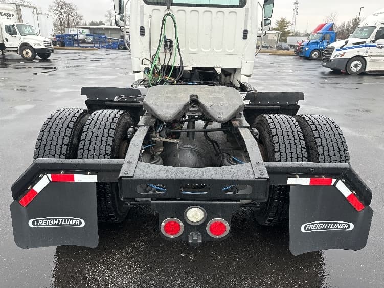 2020 Freightliner M2 106 — photo 6