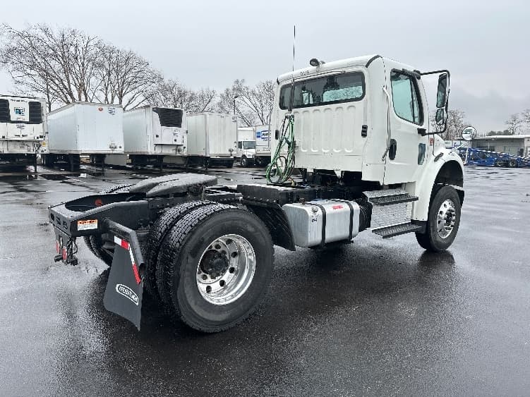 2020 Freightliner M2 106 — photo 7