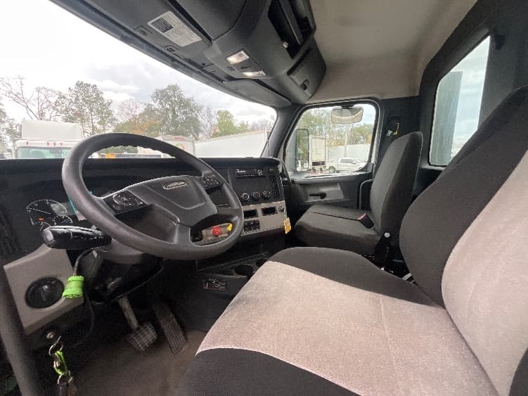 2020 Freightliner in Pensacola, FL — photo 10