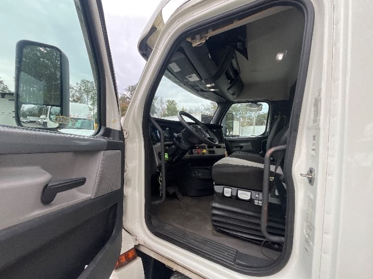2020 Freightliner in Pensacola, FL — photo 9