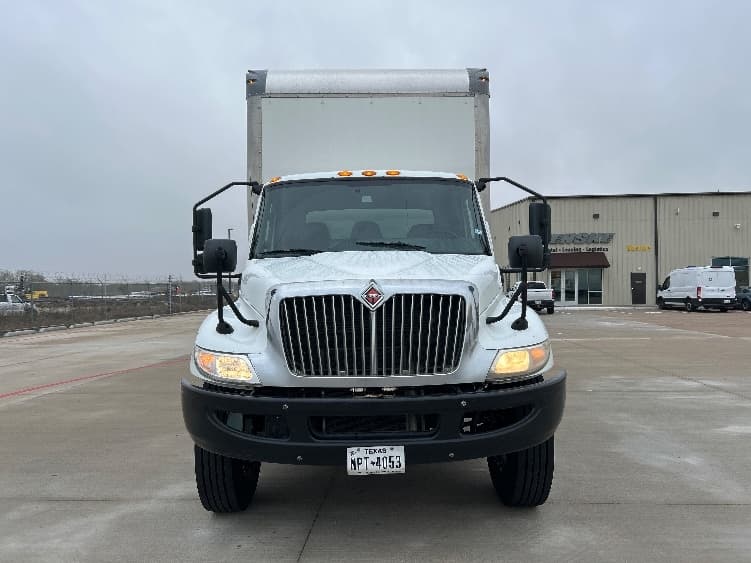 2020 International MV — photo 2