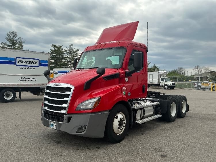 2020 Freightliner Cascadia — photo 3