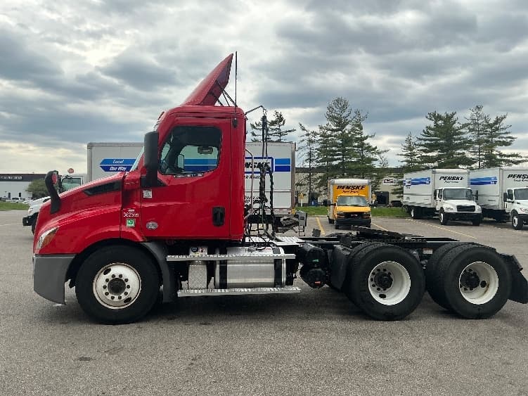 2020 Freightliner Cascadia — photo 4
