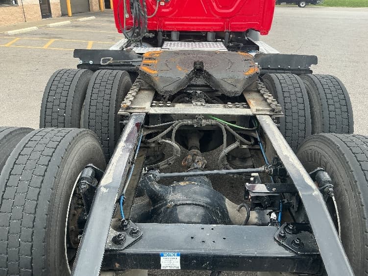 2020 Freightliner Cascadia — photo 6