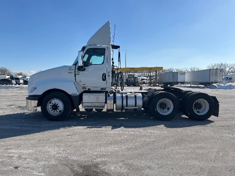 2020 International LT — photo 4