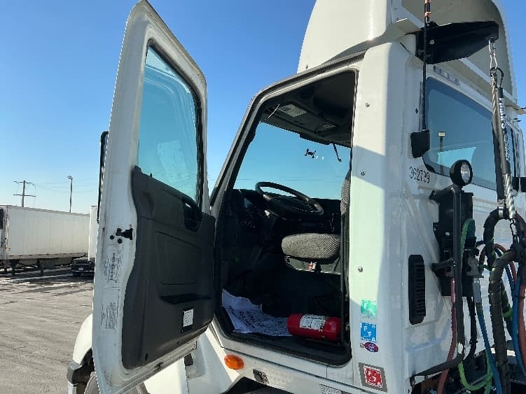 2020 International LT — photo 9