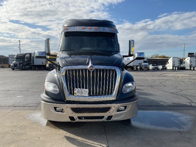 2020 International LT — photo 2