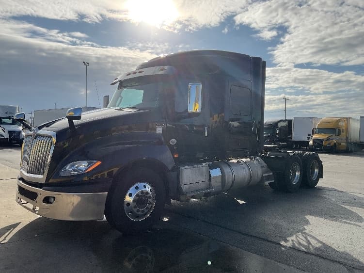 2020 International LT — photo 3