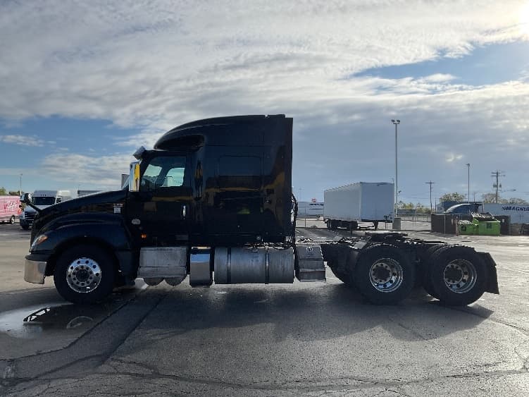 2020 International LT — photo 4