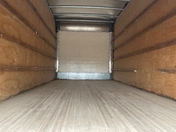 2020 Isuzu NPR — photo 8