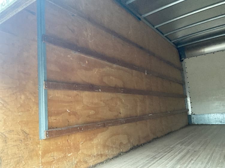 2020 Isuzu NPR — photo 9