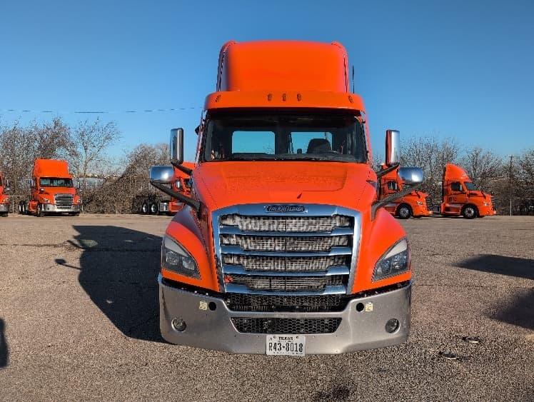 2020 Freightliner Cascadia — photo 2