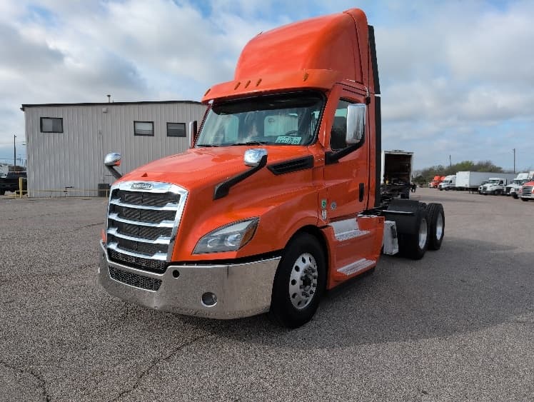 2020 Freightliner Cascadia — photo 3