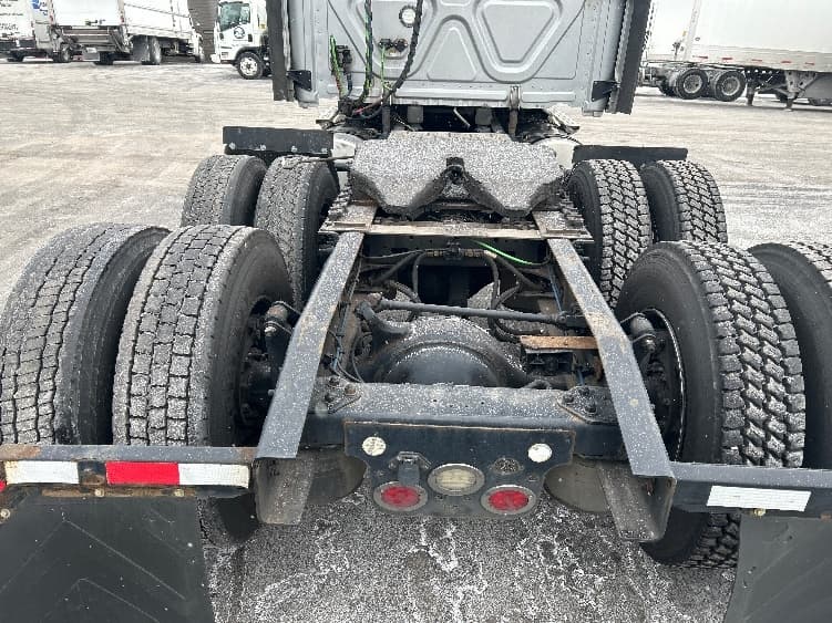 2020 Freightliner Cascadia — photo 6