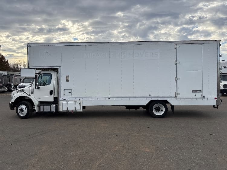 2020 Freightliner M2 106 — photo 4