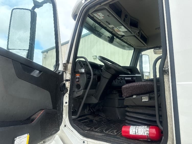 2020 Volvo — photo 9