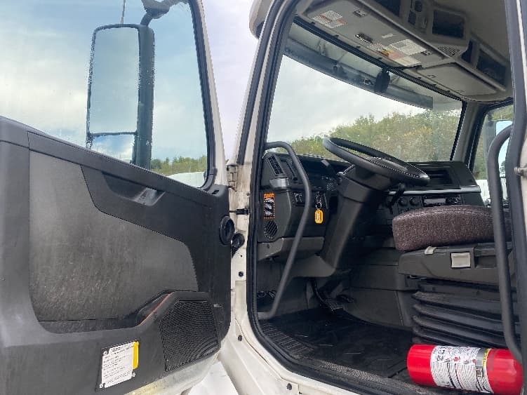 2020 Volvo — photo 9